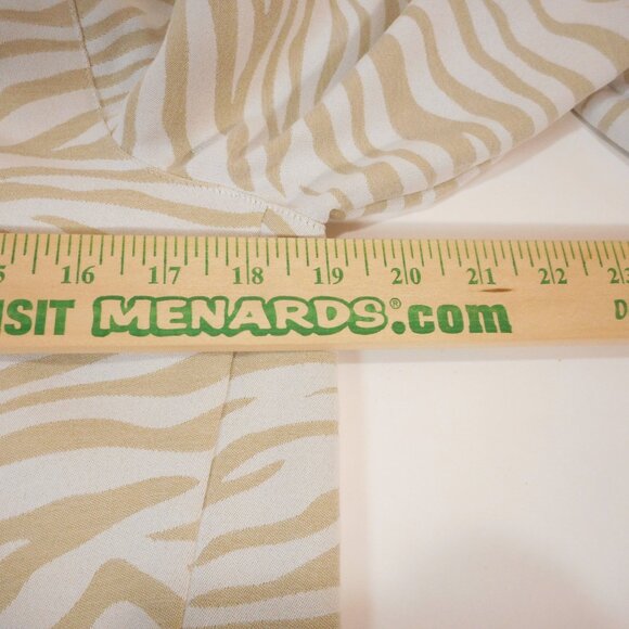 Chico's size 0 Women's S Tunic Top Beige Zebra 1/4 Button Collared Neutral Shirt - Picture 7 of 11